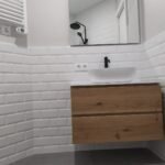 Reforma de baño realizada por Renew Barcelona